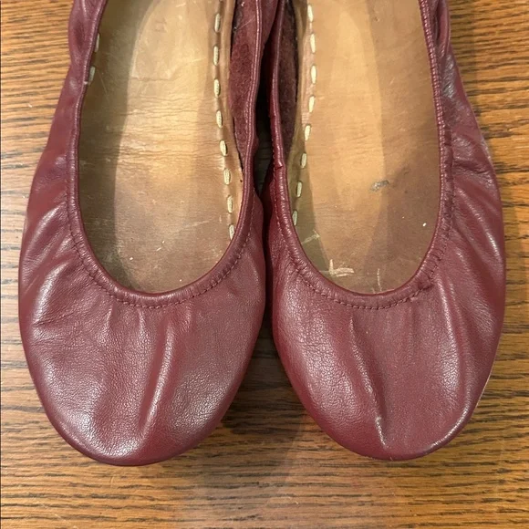 Women’s Tieks Burgundy Leather Flats size 11 - Picture 3 of 9